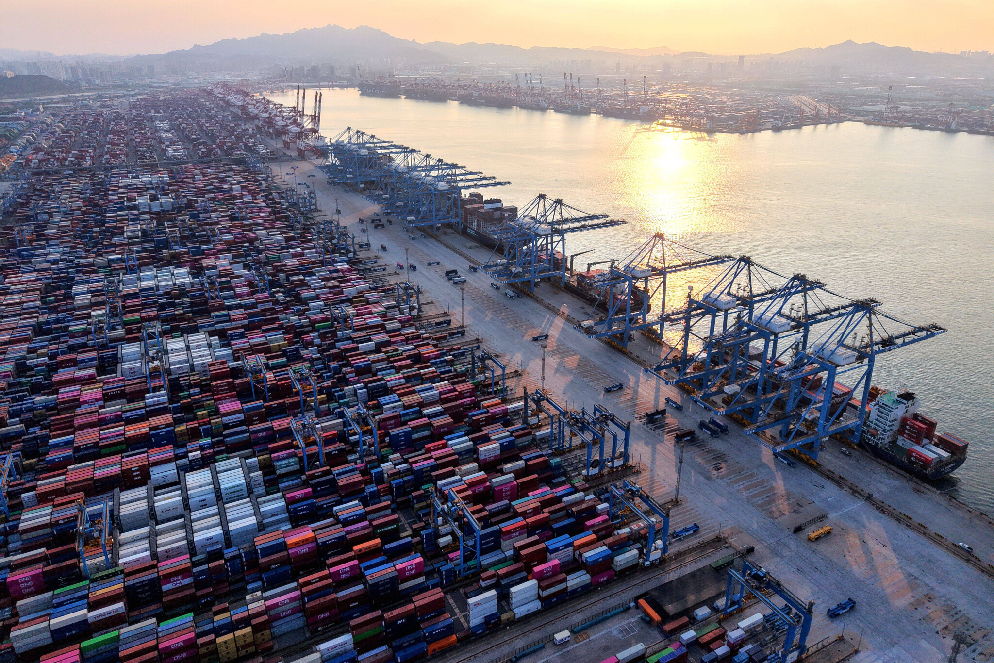 Rare earths: China's new export controls as a bargaining chip in the trade dispute • Table.Briefings