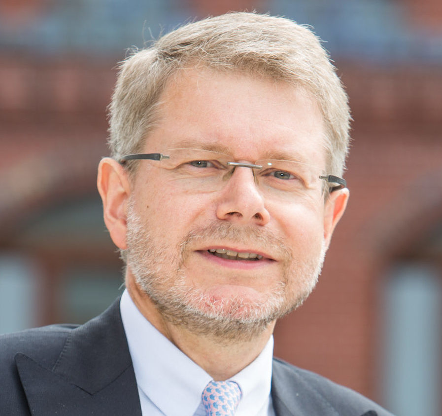 Björn Etgen - Anwalt mit Schwerpunkt Schiedsverfahren zwischen Unternehmen