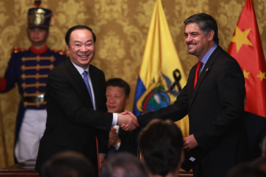 Huang Kunming -  Mitglied des Politbüros der KP und Propaganda-Chef (hier auf Staatsbesuch in Ecuador 2016 mit Präsident Correa)
