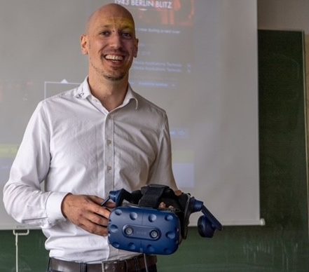 Simon Maria Hassemer ist Berufsschullehrer an der Josef-Durler-Schule in Rastatt und Game Master