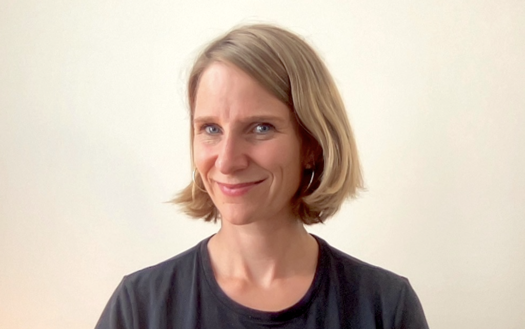 Auf dem Foto ist Felise Maennig-Fortmann, Bildungsexpertin der Konrad-Adenauer-Stiftung zu sehen: Für sie ist Digitalisierung die Chance des Jahrhunderts für Schule.