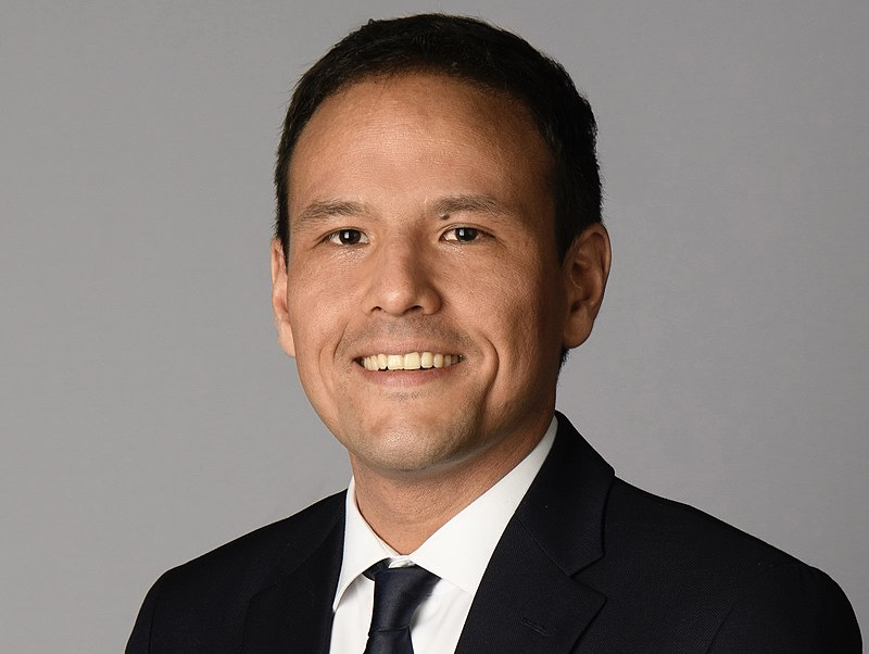 Cédric O, französischer Staatssekretär im Portrait vom Europe.Table