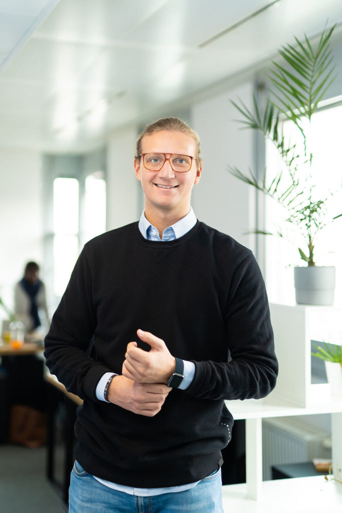 Man sieht auf dem Foto Felix Ohswald, CEO des Bildungs-Startup Go Student