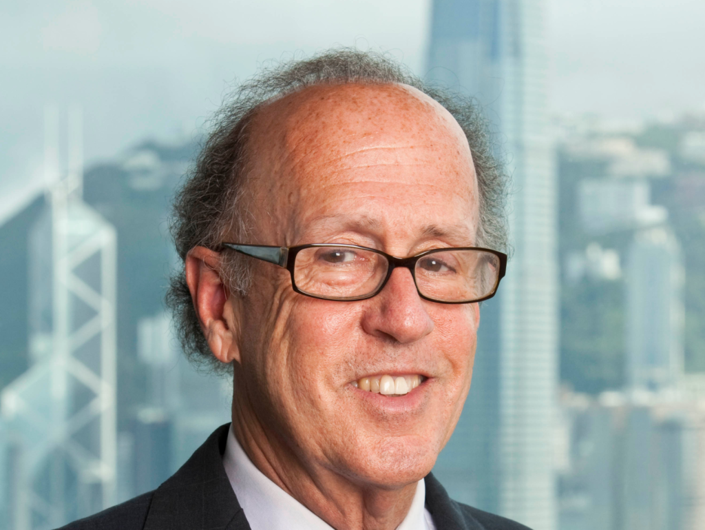Stephen S. Roach, US-amerikanischer Wirtschaftswissenschaftler und Senior Fellow am Jackson Institute for Global Affairs der Yale University sowie Dozent an der Yale School of Management
