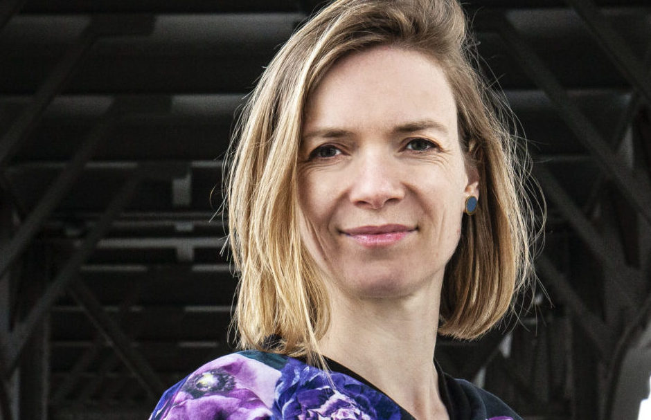 Auf dem Foto ist die Grünen-Politikerin Anna Cavazzini zu sehen, sie will die Batterieverordnung