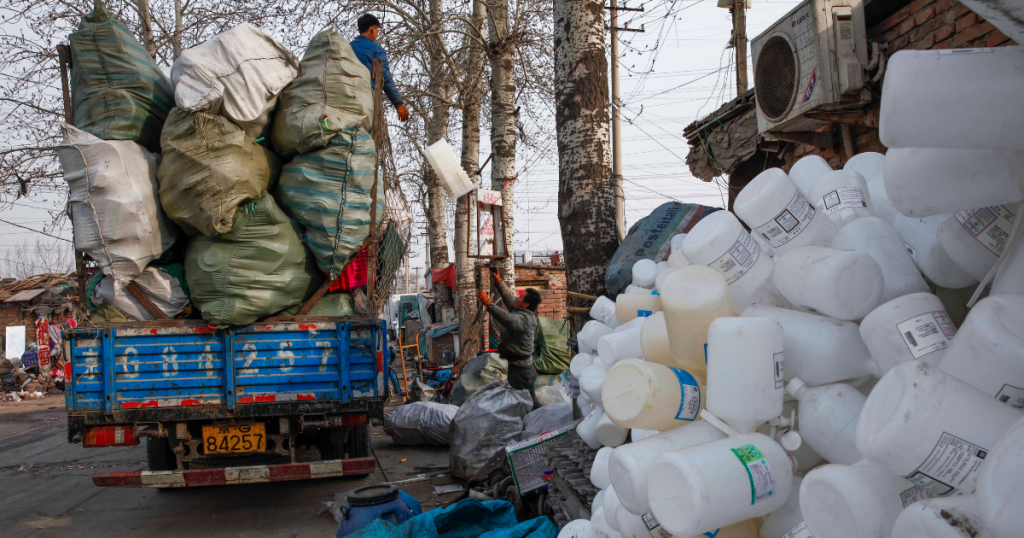 Plastik-Abfall als Begleiterscheinung von Ausgangssperren - durch die Lockdowns ist in China viel Müll entstanden.