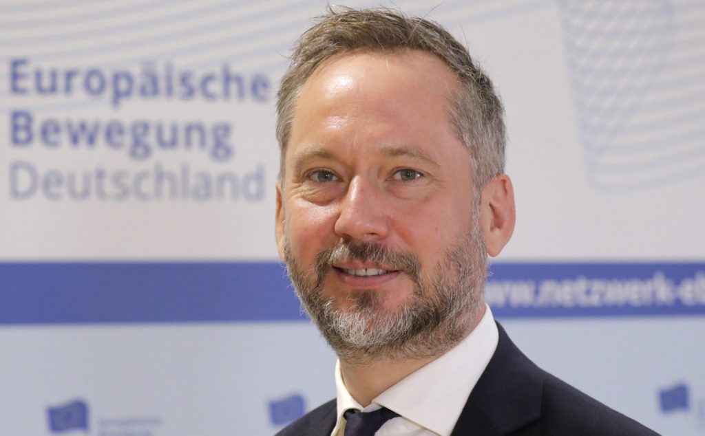 Bernd Hüttemann ist Generalsekretär der Europäischen Bewegung Deutschland (EBD). 
