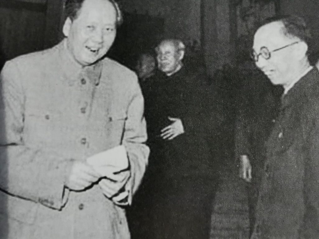 Von dem Treffen zwischen Mao Zedong und letzten Kaiser von China, Pu Yi, gibt es nur ein einziges Foto.