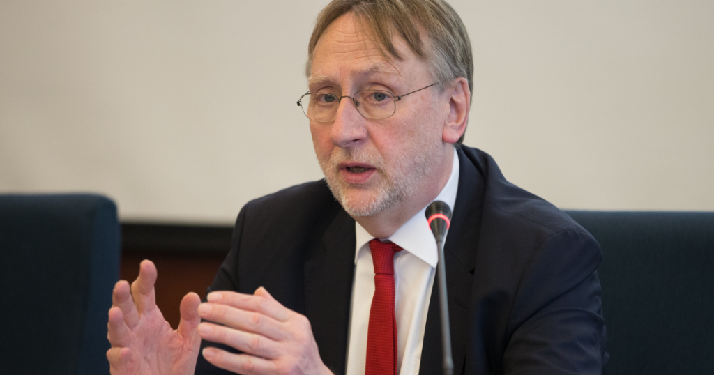 Bernd Lange, Vorsitzender des Ausschusses für internationalen Handel im Europaparlament - im Interview spricht er über die Handelspolitik der EU, die Beziehungen zu China und Taiwan und mehr.