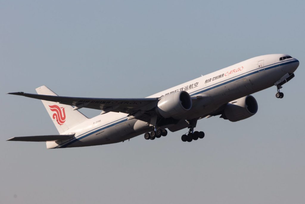 Der russische Luftraum ist für Flugzeuge aus der EU gesperrt. Das begünstigt asiatische Airlines, so zum Beispiel auch Air China Cargo.
