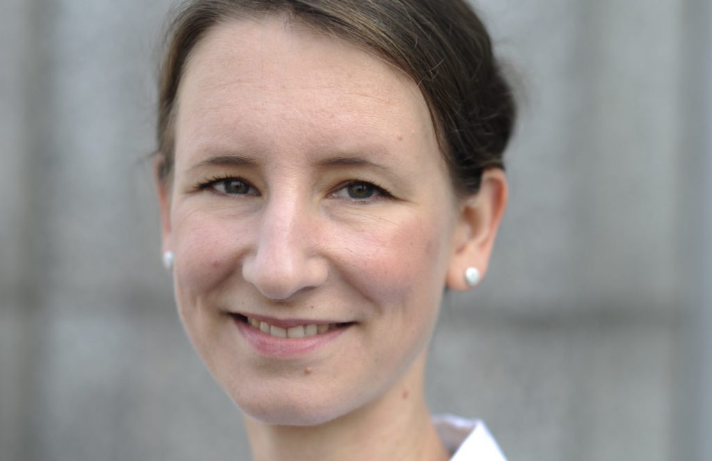 Fanny Hoffmann-Loss ist Architektin und Projektmanagerin bei Gerkan Marg und Partner in Shanghai. In ihrer Freizeit führt sie Touristen durch die Stadt. 