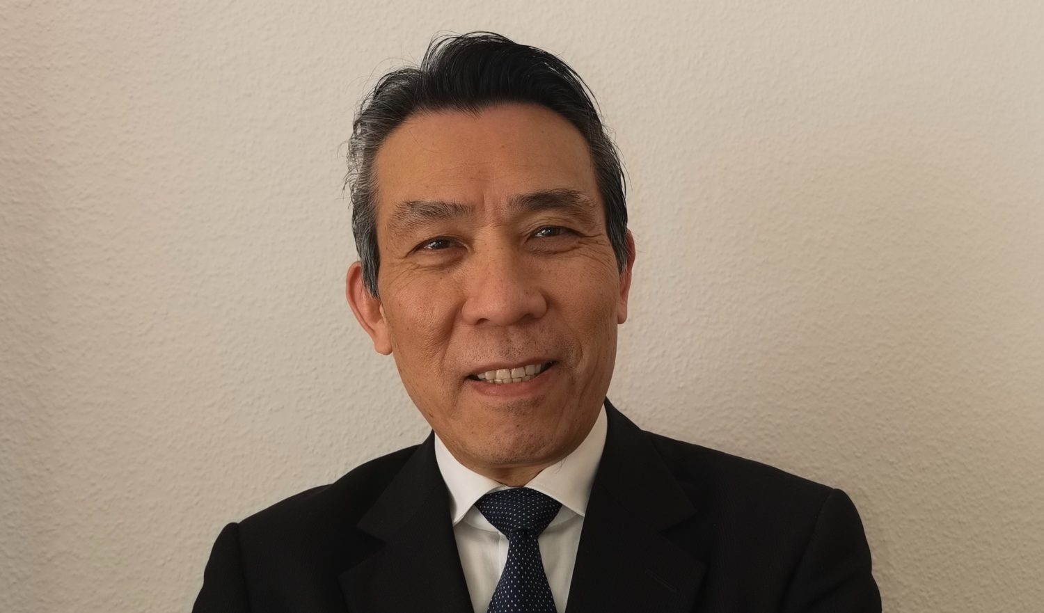 Gu Xuewu - im Interview über den Nationalen Volkskongress und des Hauptthemen, unter anderem Wirtschaftswachstum.