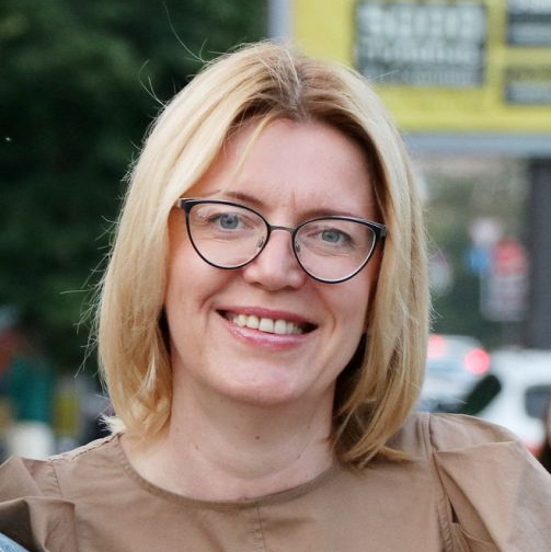 Auf dem Foto sieht man Iryna Melnyk, sie ist eine der ukrainische Lehrerinnen im Länder-Labyrintht