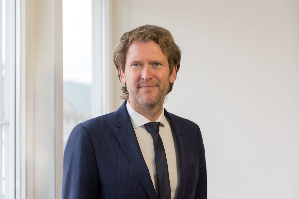 Henning Vöpel ist Direktor des Centrums für Europäische Politik und Professor für Volkswirtschaftslehre an der BSP Business and Law School. Im Standpunkt schreibt er über die Corona-Pandemie, den Ukraine-Krieg und eine mögliche EU-Mitgliedschaft.
