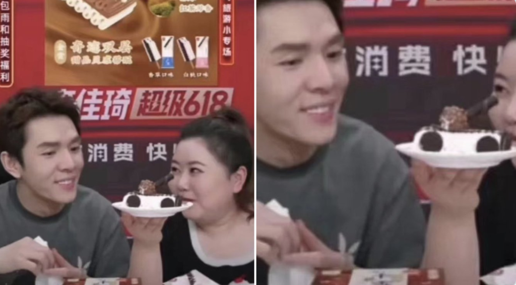 Li Jiaqi bekommt einen Panzer aus Eiskuchen und Keks gereicht. Der Panzer verweist auf das Tian'anmen-Massaker.
