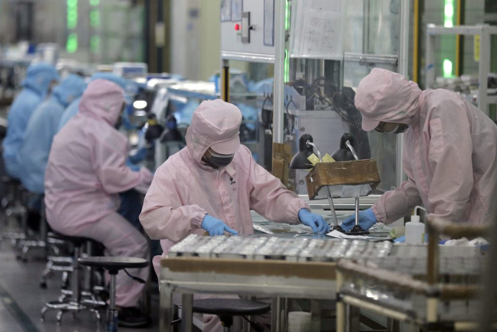 Batterieherstellung bei der Firma Jiangsu Tafel New Energy in Nanjing. Im Recycling der Batterien liegt China weit vor Europa.