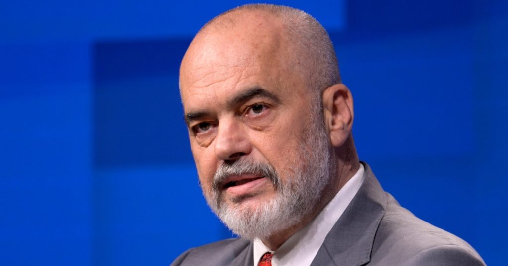 Man sieht Edi Rama, er ist seit 2013 Ministerpräsident von Albanien.