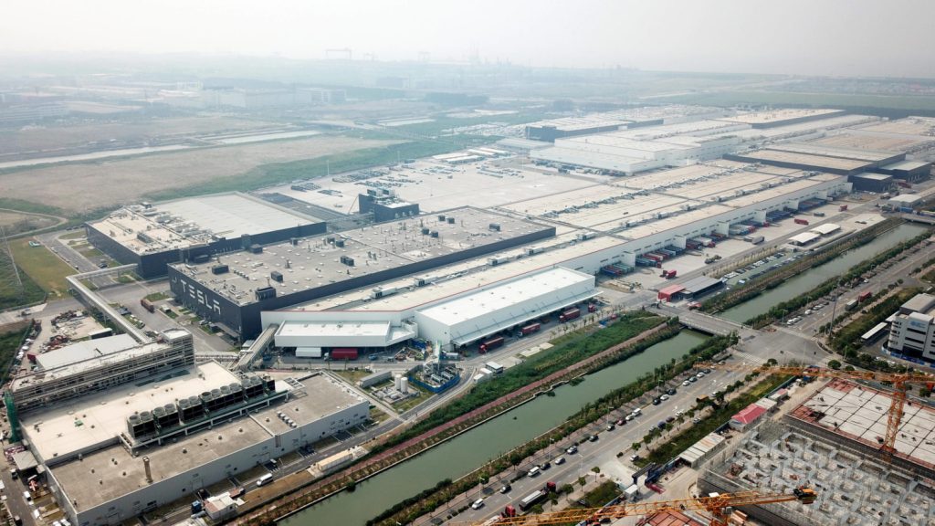 China Rekord-Verkäufe von Tesla: Basis des Erfolgs: Teslas Gigafactory 3 in Shanghai.