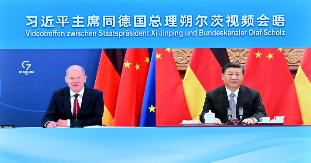Olaf Scholz: Reise nach Peking: Olaf Scholz und Xi Jinping, hier während einer Videoschalte im Mai 2022.