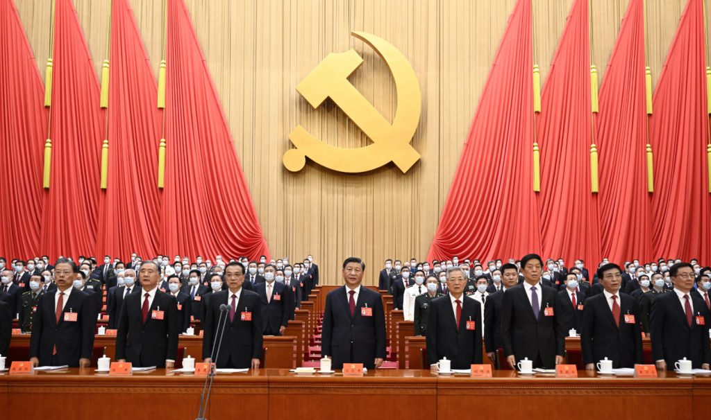 Eröffnungsrede von Xi zum Parteitag -Die Kulisse ist dieselbe, doch die Partei verändert sich. 