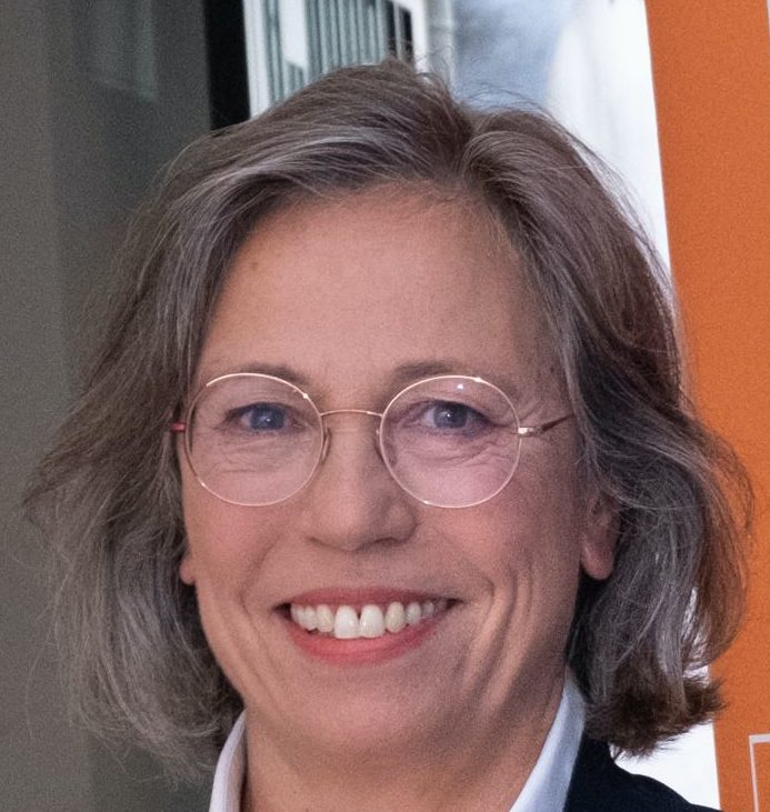 Porträtfoto von Sabine Thillaye, Mitglied im französischen Verteidigungsausschuss. 