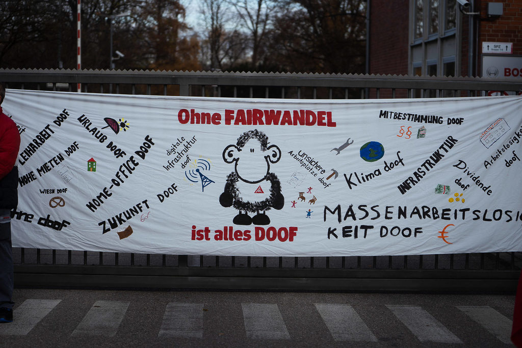 Die Linke  fordert für Betriebsräte zwingende Mitbestimmungsrechte bei der Transformation.