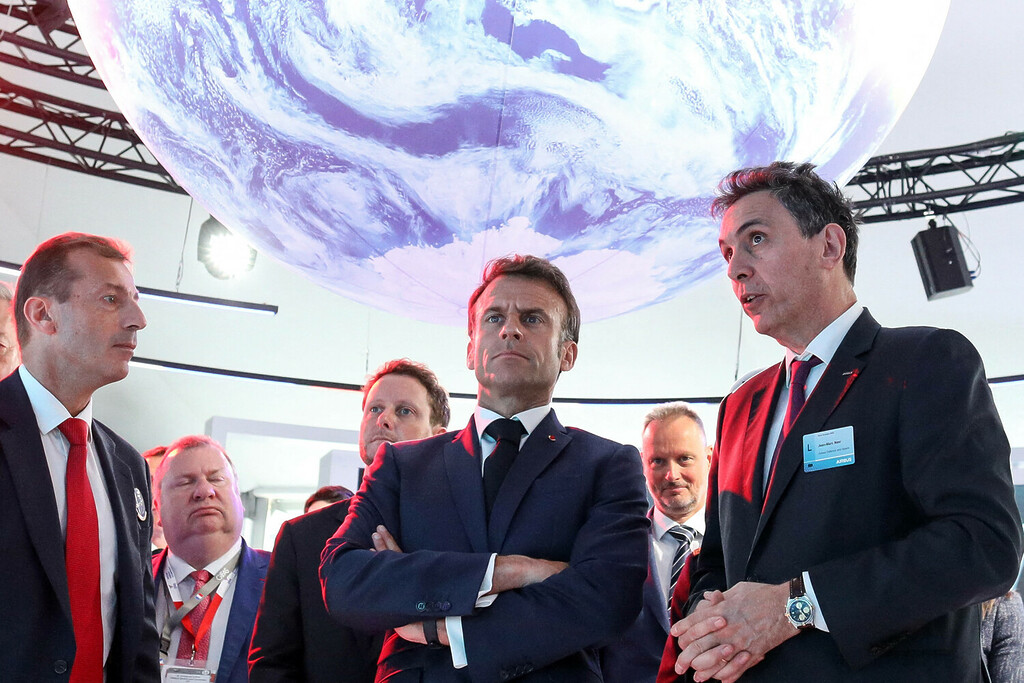 Im Einsatz für die Industrie: Frankreichs Präsident Emmanuel Macron auf der Paris Air Show in Le Bourget am Montag, 19. Juni.