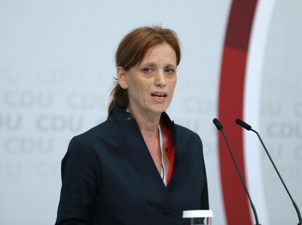 Karin Prien fordert im Interview mit Bildung Table vehement einen Digitalpakt II.