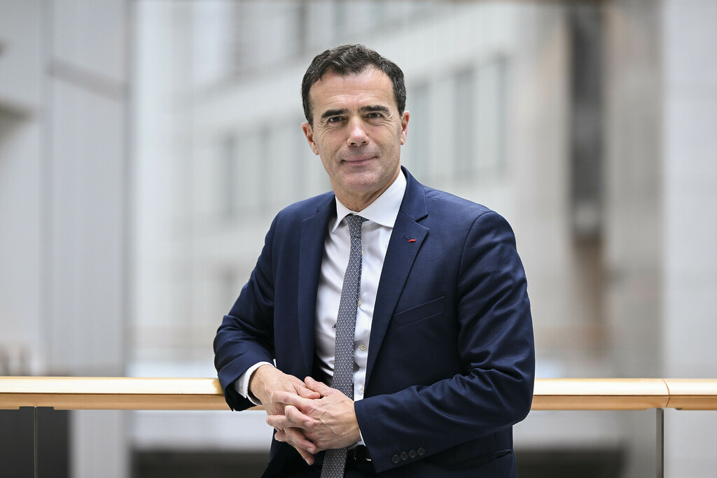 Sandro Gozi ist Generalsekretär der Europäischen Demokratischen Partei und Mitglied des Europäischen Parlaments. Gozi wurde im Dezember 2022 Koordinator der Fraktion Renew Europe im Ausschuss für konstitutionelle Fragen des Europäischen Parlaments. Er tritt für eine transnationale Europapolitik ein.
