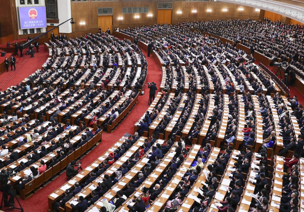 Chinas Parlamentarier stimmten am Montag für ein Gesetz, das dem Zentralkomitee der Partei mehr Kontrolle über den Staatsrat verleiht.