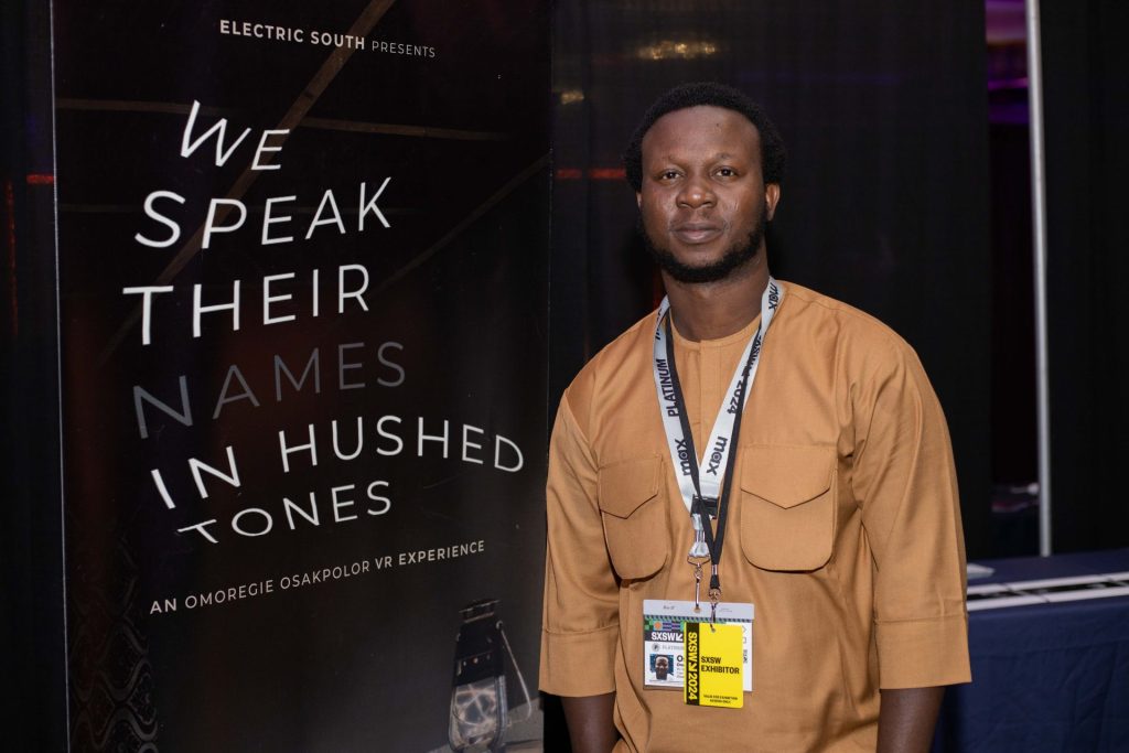 Der nigerianische Fotograf Omoregie Osakpolor beim SXSW Film and TV Festival 2024 in Austin, Texas.