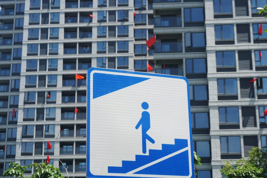 Der Abwärtstrend am Immobilienmarkt und schwache Binnennachfrage belasten Chinas Konjunktur.