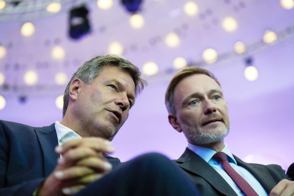 Wirtschaftsminister Robert Habeck und Finanzminister Christian Lindner beim Start-up Summit am Dienstag in Berlin.