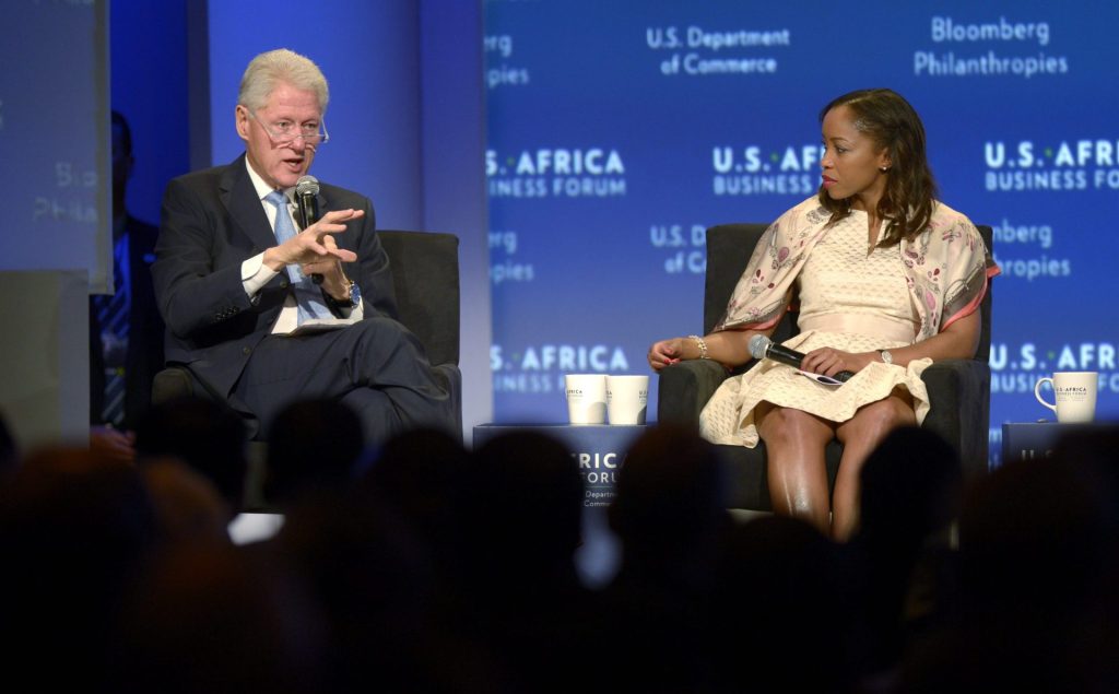 Phuti Mahanyele-Dabengwa mit Ex-US-Präsident Bill Clinton auf dem US-Africa-Business-Summit 2014.