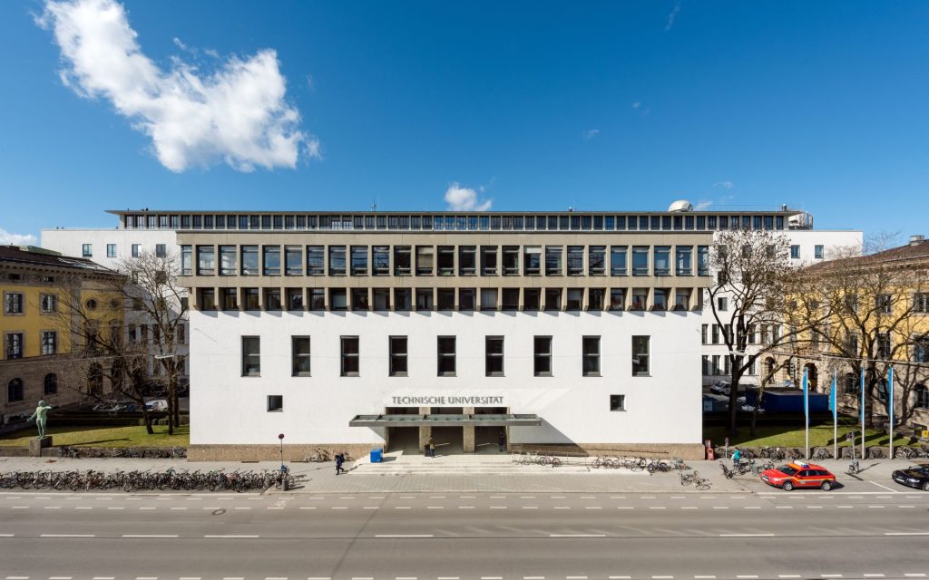 Hauptgebäude der TU München. Dort werden seit diesem Wintersemester wieder Studiengebühren für Nicht-EU-Ausländer erhoben.