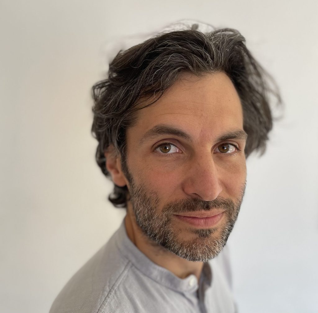 David Kipp forscht über Arbeitsmigration und Zuwanderung bei der Stiftung Wissenschaft und Politik. 