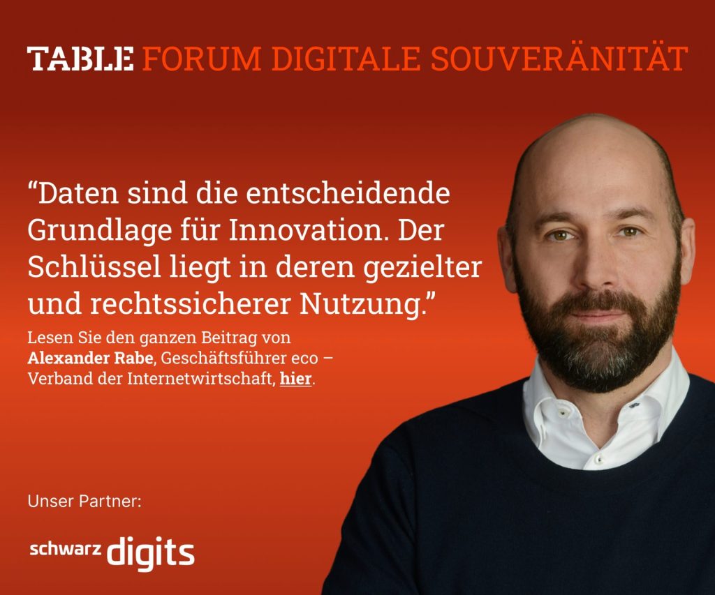 Table Forum Digitale Souveränität. Lesen Sie den Beitrag von Alexander Rabe hier. schwarz digits