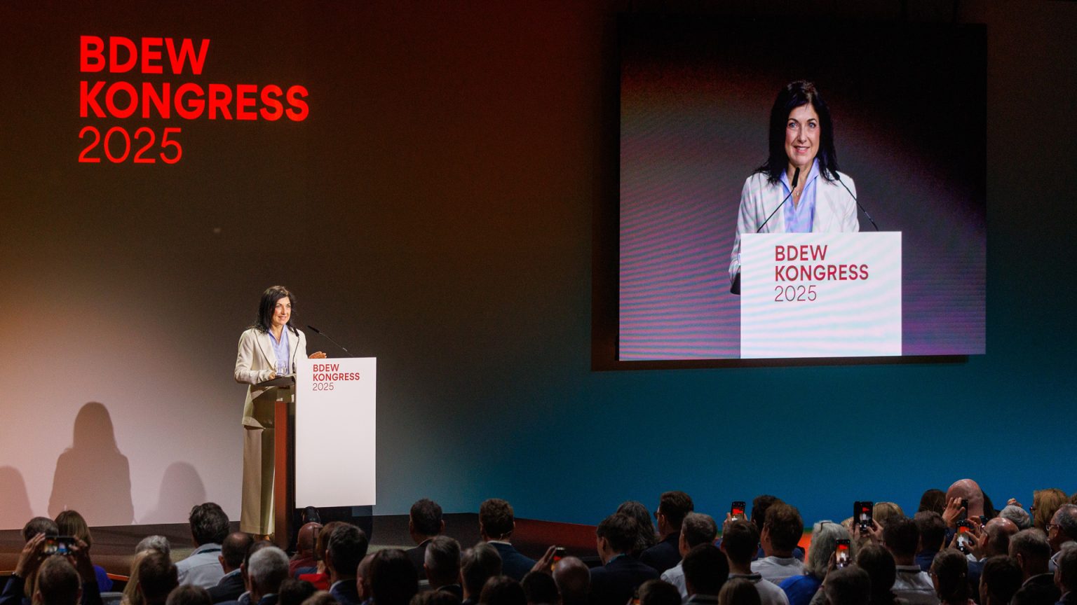 Wirtschaftsministerin Katherina Reiche bezeichnet den BDEW-Kongress als 