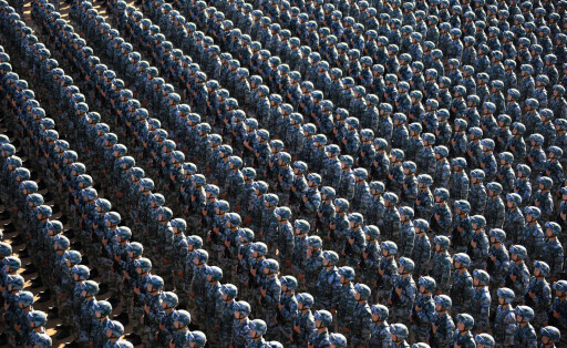 Truppen bereiten sich am 30. Juli 2017 auf eine Militärparade auf dem Trainingsgelände Zhurihe im Autonomen Gebiet Innere Mongolei in Nordchina vor.