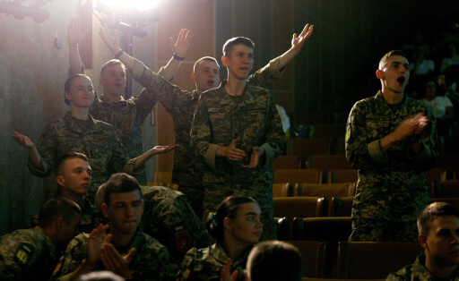 Junge ukrainische Studenten der Militärakademie Taras Schewtschenko in Kyjiw.