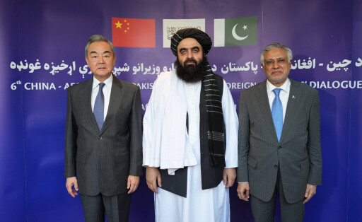 20.08.2025 Chinas Außenminister Wang Yi, der afghanische Außenminister Amir Khan Muttaqi und der pakistanische stellvertretende Premierminister und Außenminister Mohammad Ishaq Dar nehmen am sechsten trilateralen Außenministerdialog zwischen China, Afghanistan und Pakistan in Kabul teil.