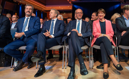 Markus Söder, Oliver Zipse, Friedrich Merz und Hildegard Müller bei der Eröffnung der IAA 2025 in München.