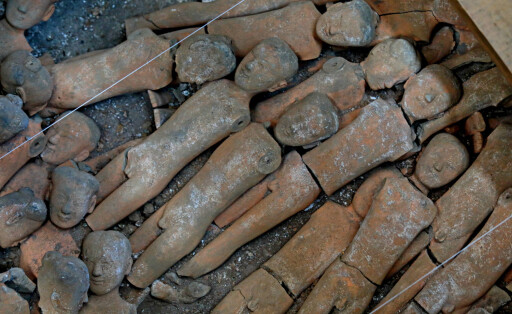 XI AN, CHINA - DECEMBER 14: Relics unearthed from the mausoleum of Emperor Wendi of the Han Dynasty are pictured in Jiangcun Village on December 14, 2021 in Xi an, Shaanxi Province of China. A large-scale mausoleum at Jiangcun Village of Shaanxi Province has been confirmed belonging to Emperor Wendi of the Han Dynasty, China s National Cultural Heritage Administration NCHA said on Tuesday. PUBLICATIONxINxGERxSUIxAUTxHUNxONLY Copyright: xVCGx CFP111361622937