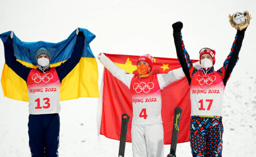 China Olympics 2022 Freestyle Skiing Men 8117006 16.02.2022 From left, silver medalist Ukraine s Oleksandr Abramenko, gold medalist China s Qi Guangpu and bronze medalist Russian Olympic Committee s Ilia Burov pose during a flower ceremony for the men s freestyle skiing aerials final 2 during the Beijing 2022 Winter Olympic Games, Olympische Spiele, Olympia, OS at the Genting Snow Park A & M Stadium in Zhangjiakou, China. Ramil Sitdikov / Sputnik Zhangjiakou China PUBLICATIONxINxGERxSUIxAUTxONLY Copyright: xRamilxSitdikovx