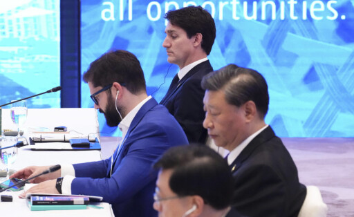 November 18, 2022, Bangkok, Thailand: Prime Minister Justin Trudeau and Chinese President Xi Jinping join fellow leaders as they participate in the Asia-Pacific Economic Cooperation APEC LeadersöÄ Retreat I on balanced, inclusive and sustainable growth at the APEC summit in Bangkok, Thailand, Friday, Nov. 18, 2022. Bangkok Thailand PUBLICATIONxINxGERxSUIxAUTxONLY - ZUMAc35_ 20221118_zaf_c35_011 Copyright: xSeanxKilpatrickx