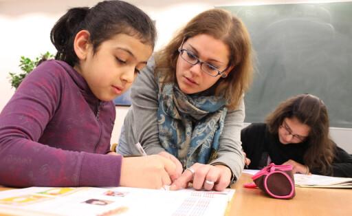 Bildnummer: 59779720 Datum: 01.12.2010 Copyright: imago/epd
Nachhilfe auch für Grundschüler in einer Nachhilfe Schule , Studienkreis , Düsseldorf , Friedrichstraße , Foto: epd/Arend DER ABDRUCK DES EPD-FOTOS IST HONORARPFLICHTIG! Nachhilfe für Grundschüler xdp x0x 05 2010 quer Schule Nachhilfe Schüler Schülerin Lehrer Studienkreis Grundschule
59779720 Date 01 12 2010 Copyright Imago epd According to help too for Elementary school pupils in a According to help School Study circle Dusseldorf Friedrichstrasse Photo epd Arend the Imprint the epd Photos is According to help for Elementary school pupils XDP x0x 05 2010 horizontal School According to help Students Student Teacher Study circle Primary school
