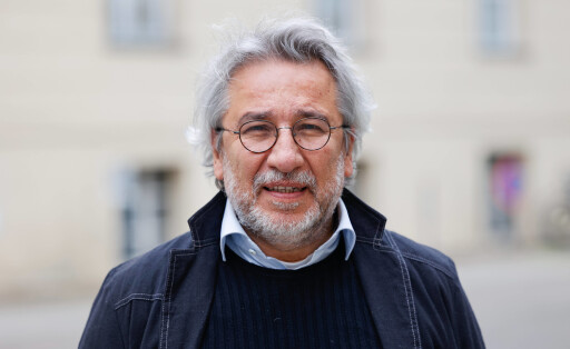 Can Dündar bei der Pressekonferenz zum Festival Gezi - Ten Years after im Gezi Cafe beim Gorki Theater am 16.05.23 in Berlin Gezi Festival - Ten Years After - Pressekonferenz in Berlin *** Can Dündar at the press conference for the Gezi Ten Years After Festival at the Gezi Cafe near the Gorki Theater on 16 05 23 in Berlin Gezi Festival Ten Years After press conference in Berlin