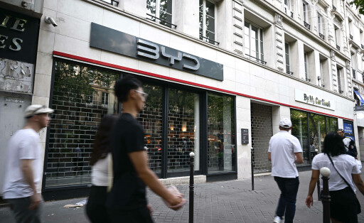 Chinese Auto Maker BYD Arrives In France - Paris Illustration picture shows the front of a BYD Auto cars company on June 18, 2023 in Paris, France. Photo by Victor Joly/ABACAPRESS.COM Paris France PUBLICATIONxNOTxINxFRAxSPAxUKxUSAxBELxPOL Copyright: xJolyxVictor/ABACAx 857440_006 JolyxVictor/ABACAx 857440_006