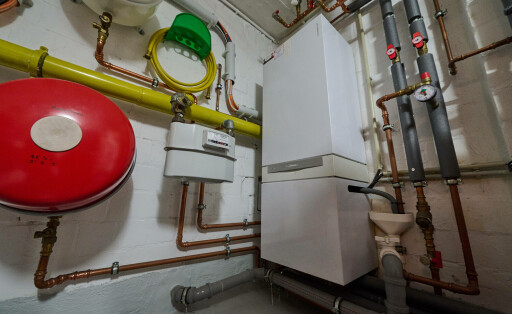 Wirtschaft Gasheizung Gasheizungsanlage Baujahr 2009 in einem Einfamilienhaus. 12.4.2023, Berlin *** Economy gas heating gas heating system year of construction 2009 in a family house 12 4 2023, Berlin