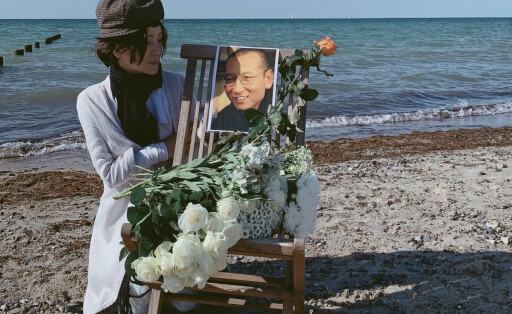 Su Yutong bei einer Erinnerungs-Aktions für den Schriftsteller Liu Xiaobo.